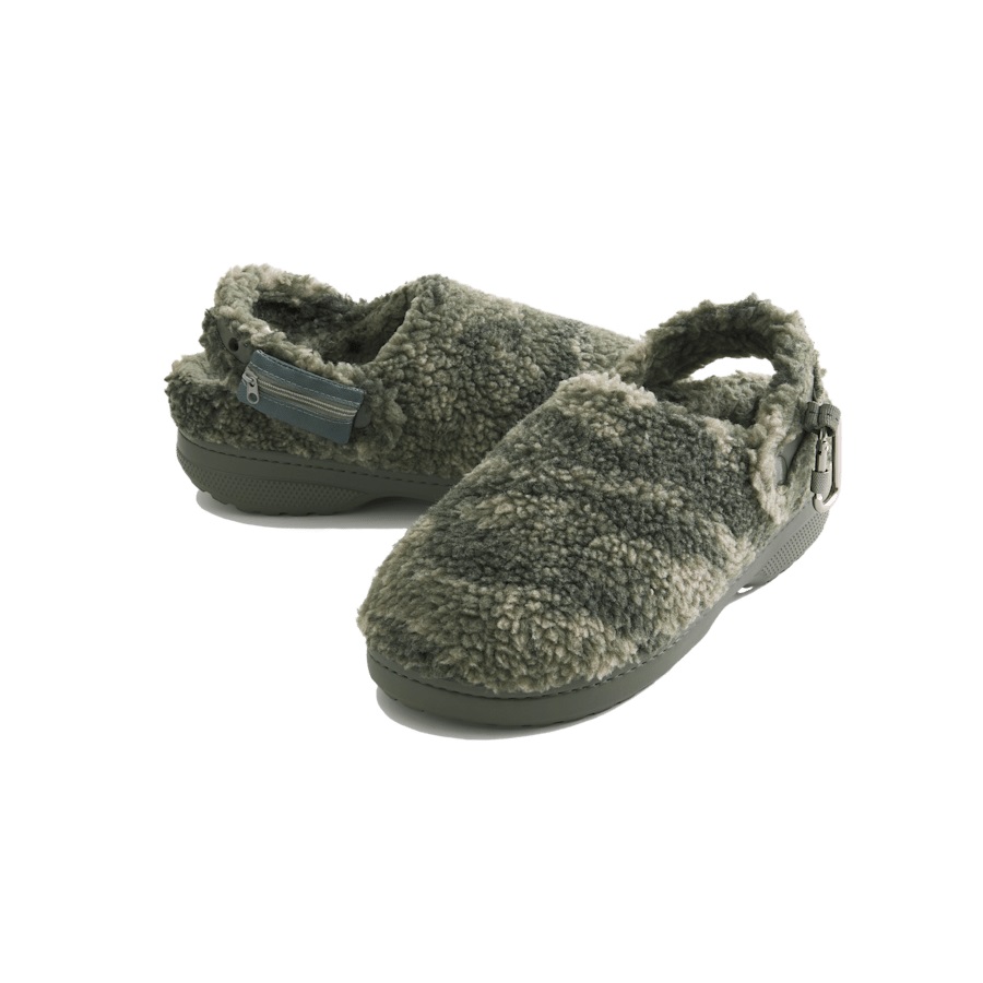 Hollister x Crocs Classic Unfurgettable Clog - Image 4